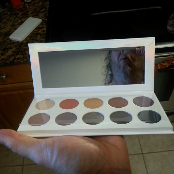 KKW Beauty Crystalized EyeShadow Palette Makeup Kit - Picture 4 of 14